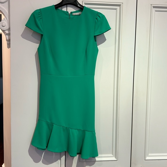 Alice + Olivia fitted cap-sleeve mini dress - Picture 1 of 8